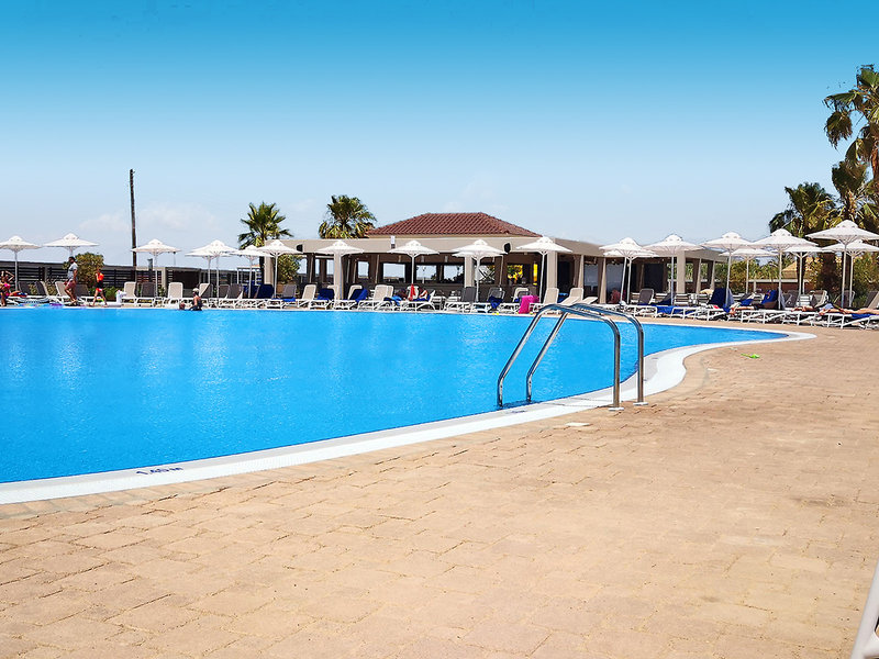 Almyros Beach Resort 8