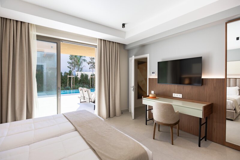 Almyros Beach Resort 400