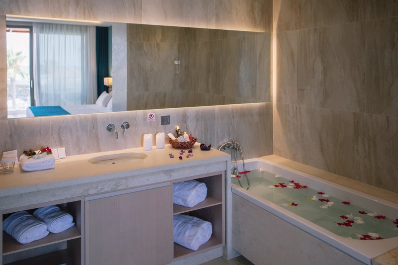 Almyros Beach Resort 406