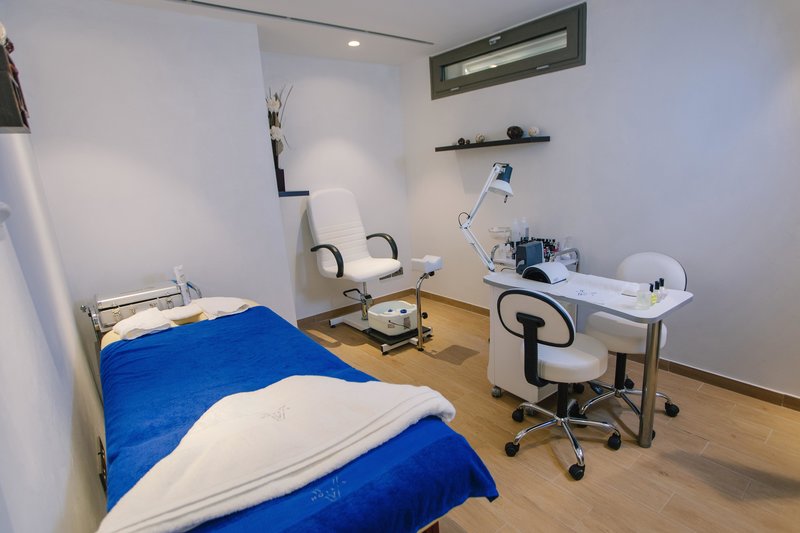 Almyros Beach Resort 495