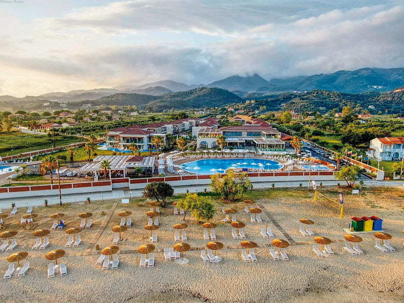 Almyros Beach Resort & Spa 1