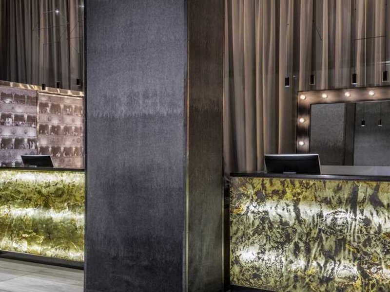 DoubleTree by Hilton Hotel New York - Times Square West 7