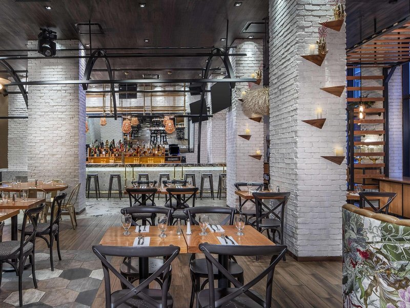 DoubleTree by Hilton Hotel New York - Times Square West 19