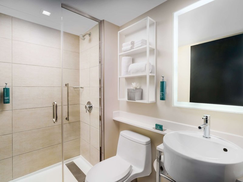DoubleTree by Hilton Hotel New York - Times Square West 44