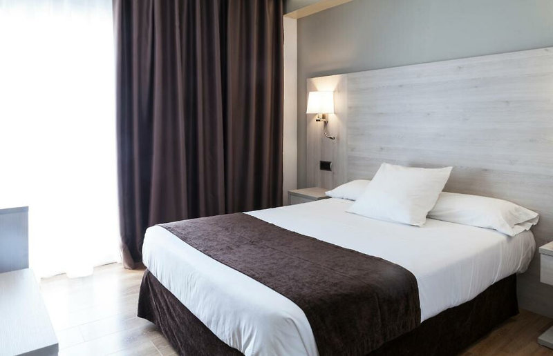 Helios Lloret de Mar 8