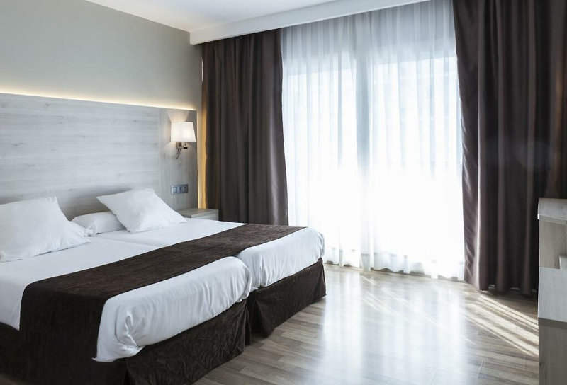 Helios Lloret de Mar 10