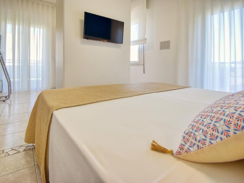 Hotel Ambra Cattolica 3