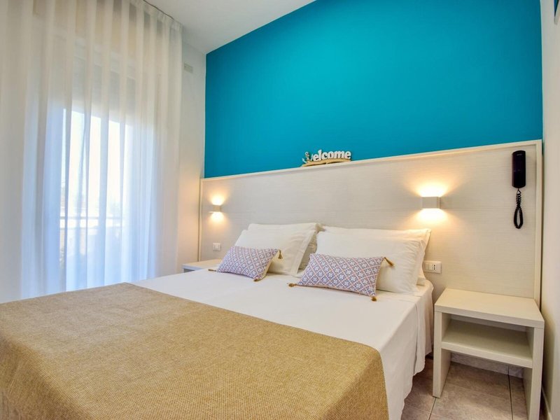 Hotel Ambra Cattolica 5