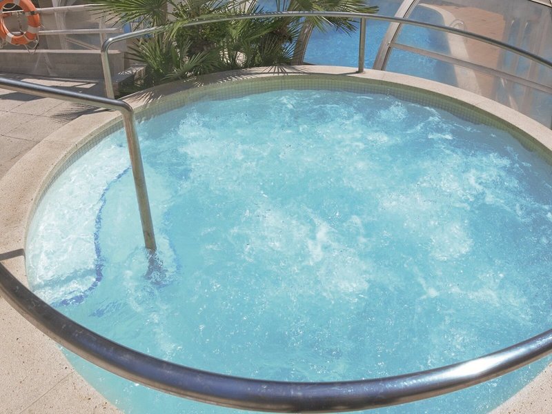 GHT Aquarium & Spa 10