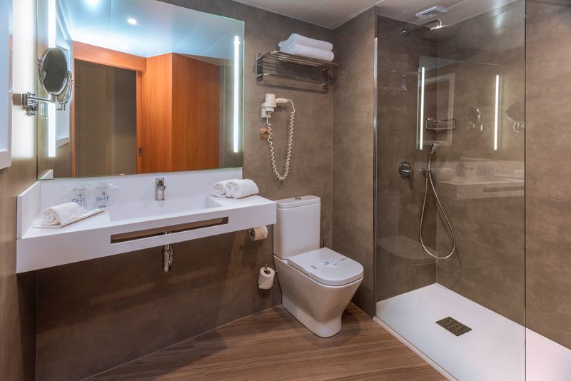 GHT Aquarium & Spa 17