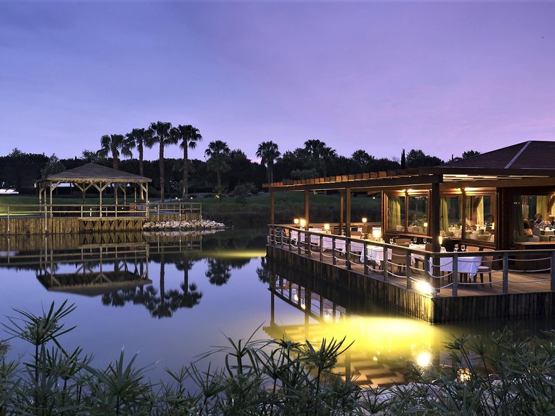 Blue & Green The Lake Spa Resort 4