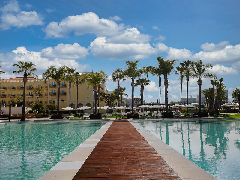 Blue & Green The Lake Spa Resort 11