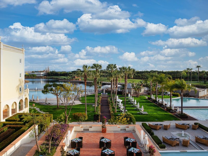 Blue & Green The Lake Spa Resort 14