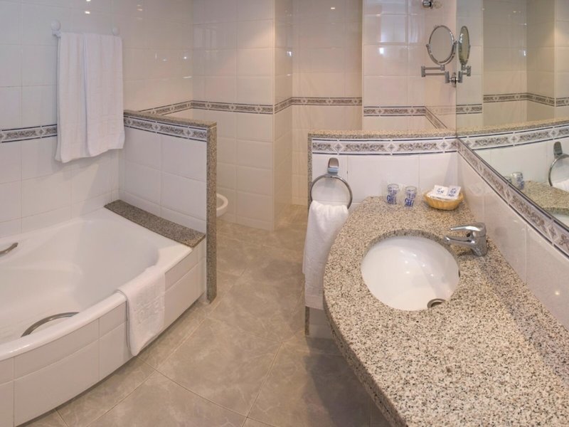 Hotel GHT Oasis Park & Spa 32