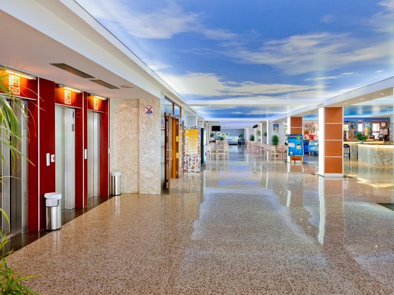 Hotel GHT Oasis Park & Spa 9