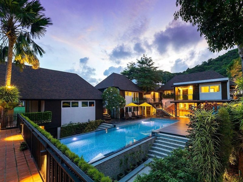 The Cliff Elegance Resort 12