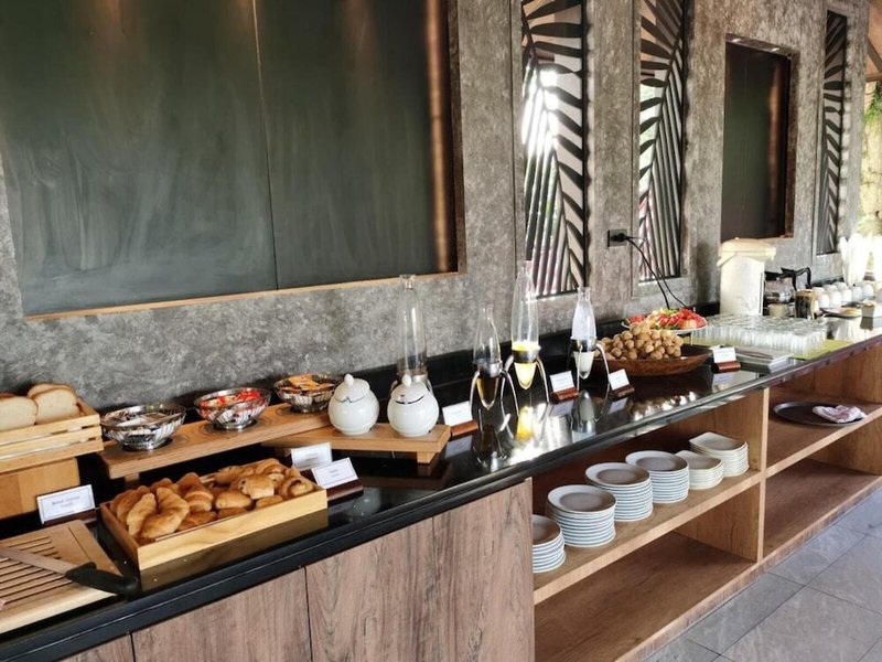 The Cliff Elegance Resort 15