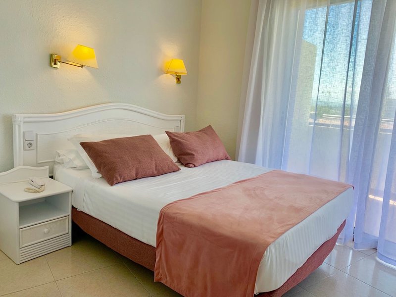 Aromar 12 - Room Example
