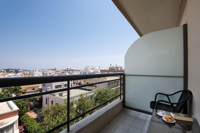 Angela Hotel Downtown Rooms 4