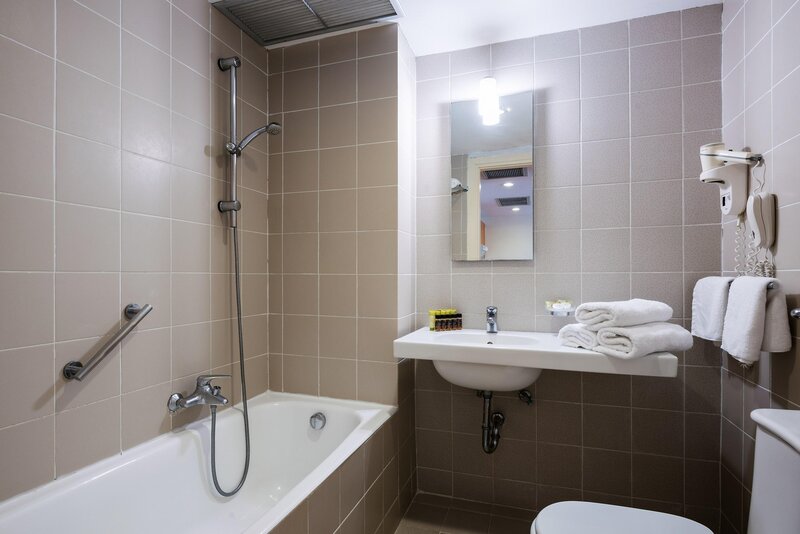 Angela Hotel Downtown Rooms 10