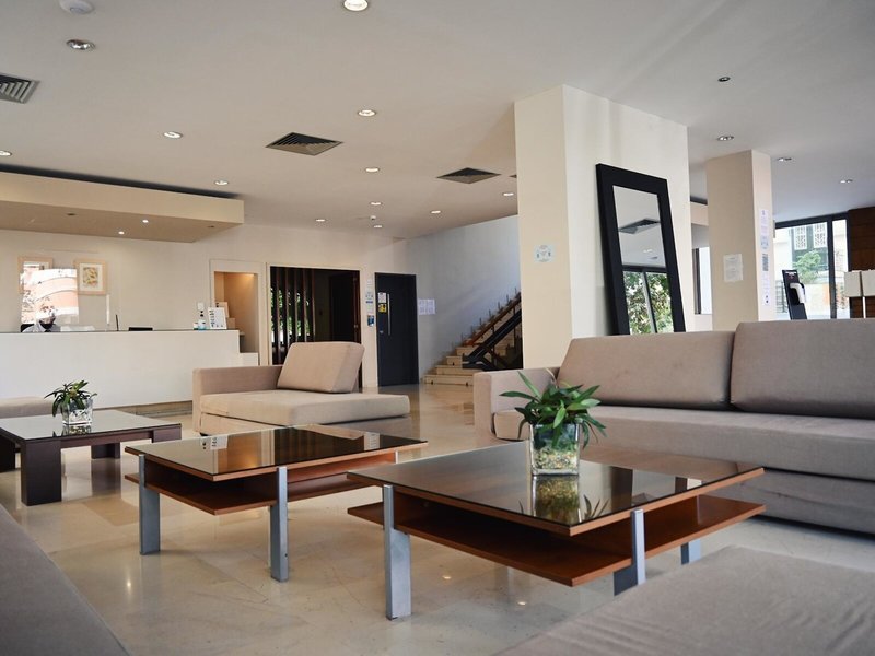Angela Hotel Downtown Rooms 9