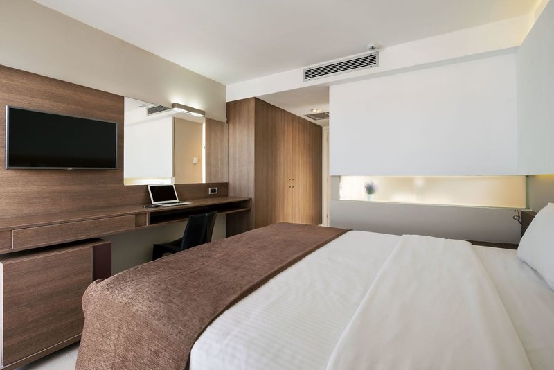 Angela Hotel Downtown Rooms 10