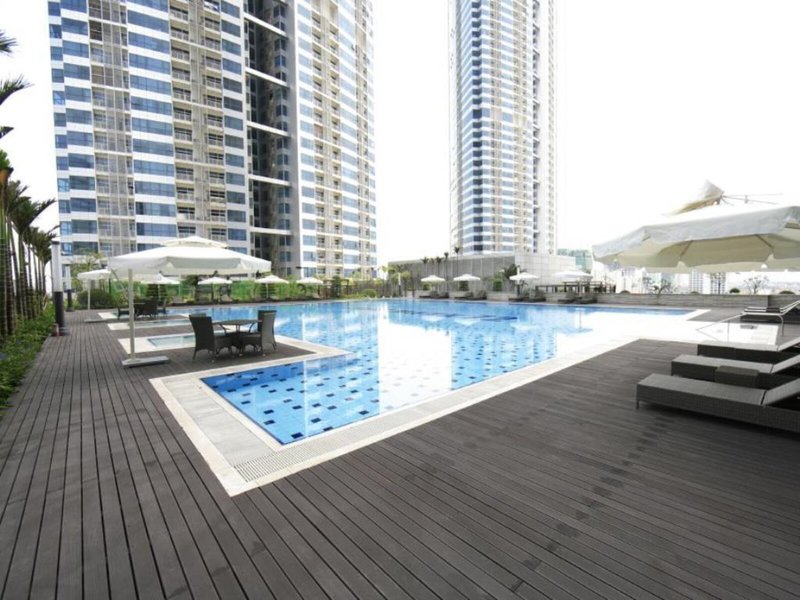 Landmark72 10