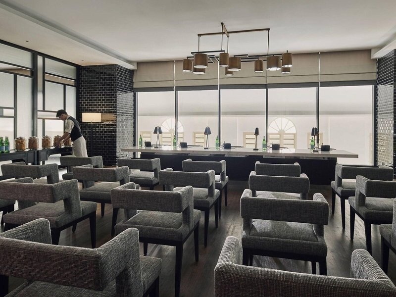 Hotel Stripes Kuala Lumpur, Autograph Collection 5