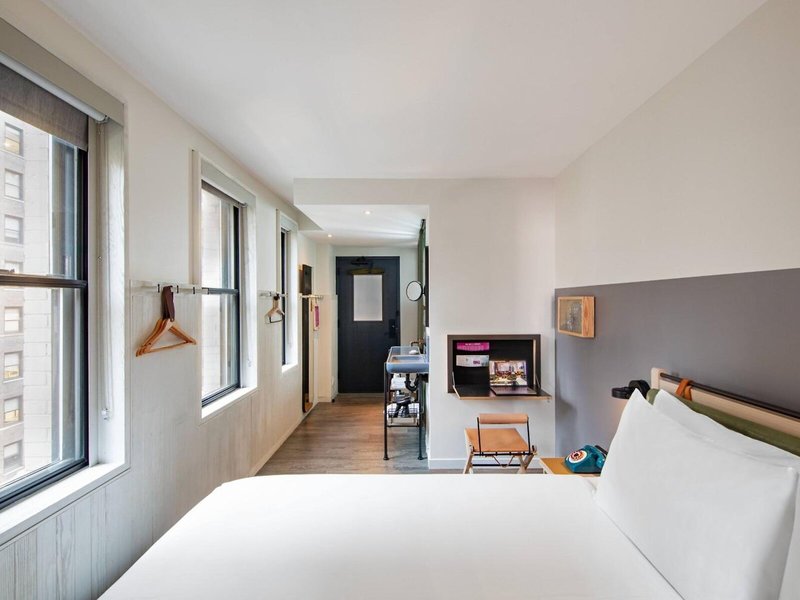 MOXY NYC Times Square 35