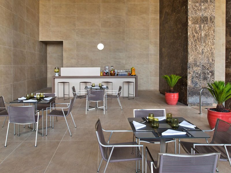 Voco Doha West Bay Suites 25