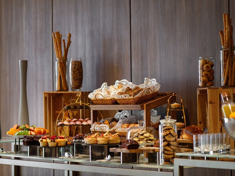Voco Doha West Bay Suites 26