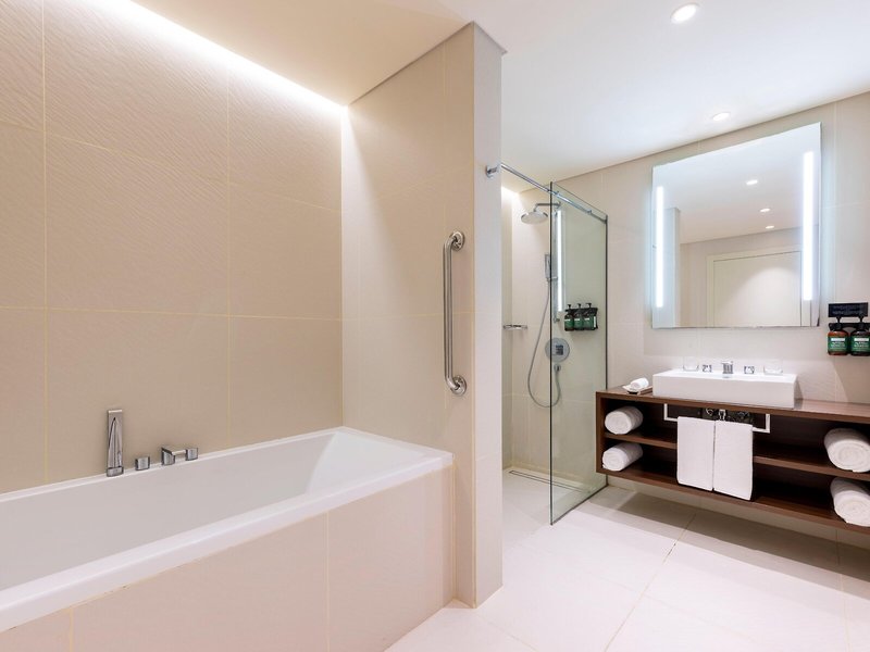 Voco Doha West Bay Suites 48
