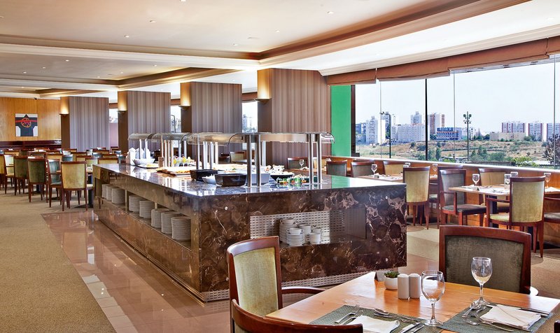 Ramada by Wyndham Lisbon 7