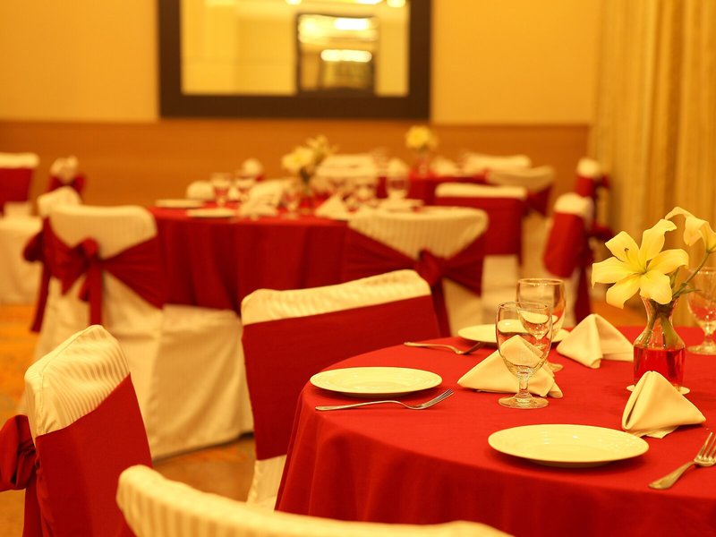 The Metropolitan Hotel & Spa 10