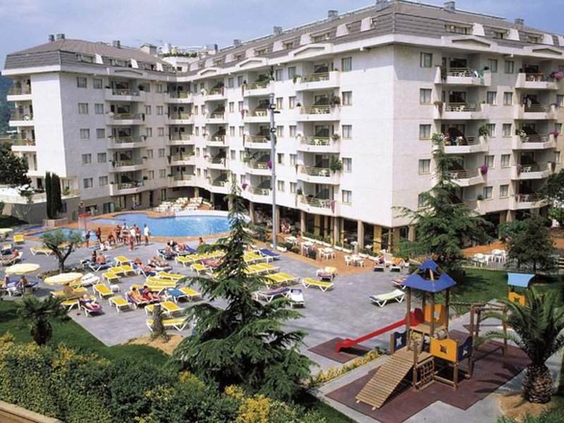 Aqua Hotel Montagut Suites 2