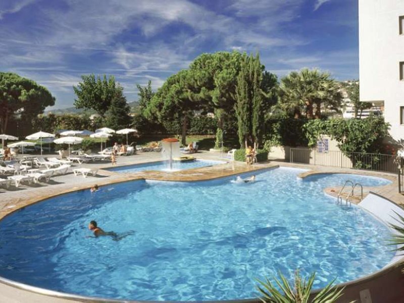 Aqua Hotel Montagut Suites 4