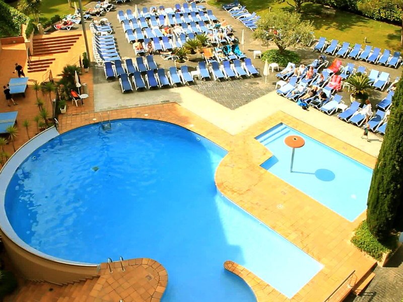 Aqua Hotel Montagut Suites 6