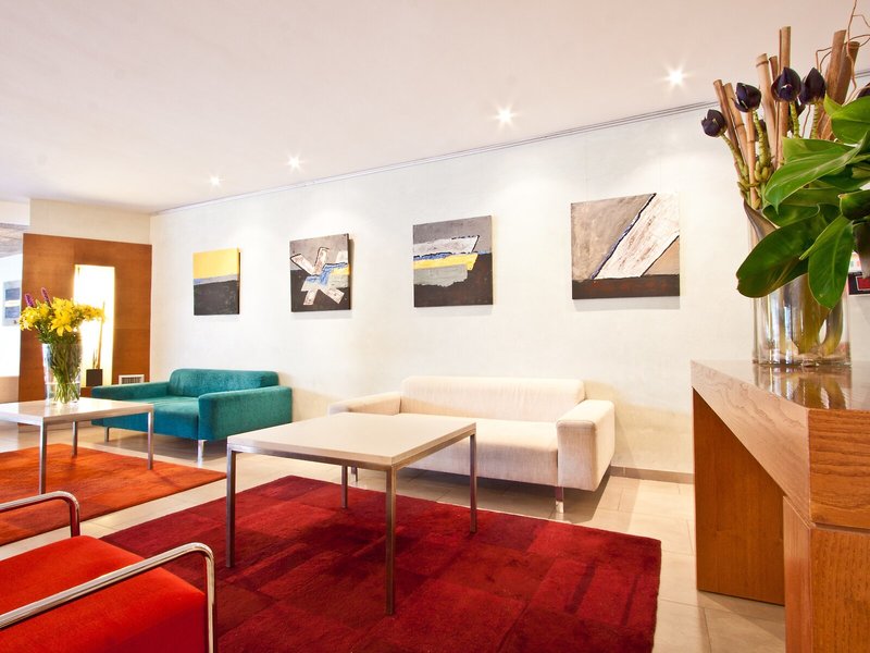Aqua Hotel Montagut Suites 11
