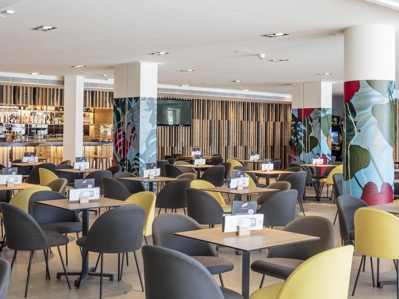 Aqua Hotel Montagut Suites 14