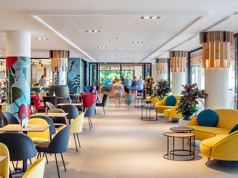 Aqua Hotel Montagut Suites 29