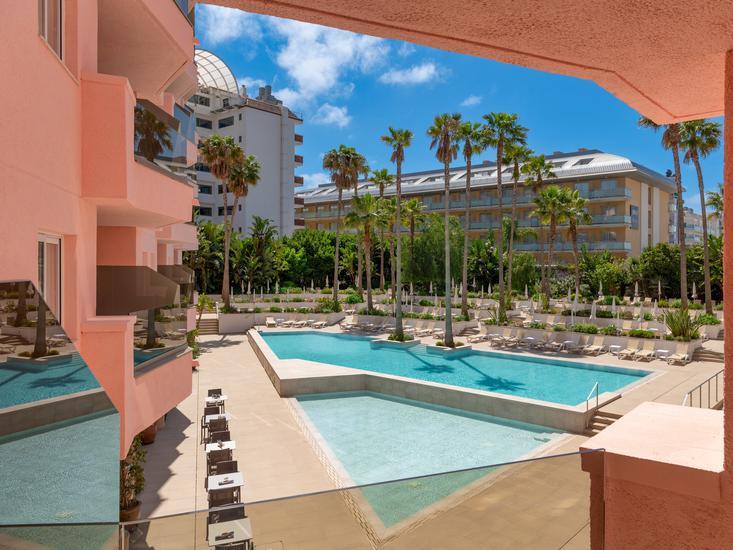Aqua Hotel Montagut Suites 2