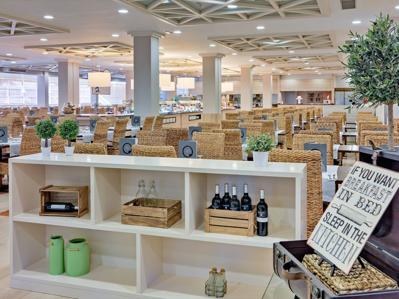 H10 Mediterranean Village 7