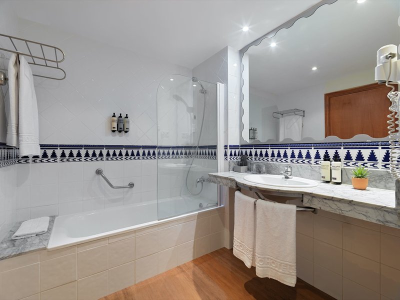 H10 Mediterranean Village 14 - Bathroom Example