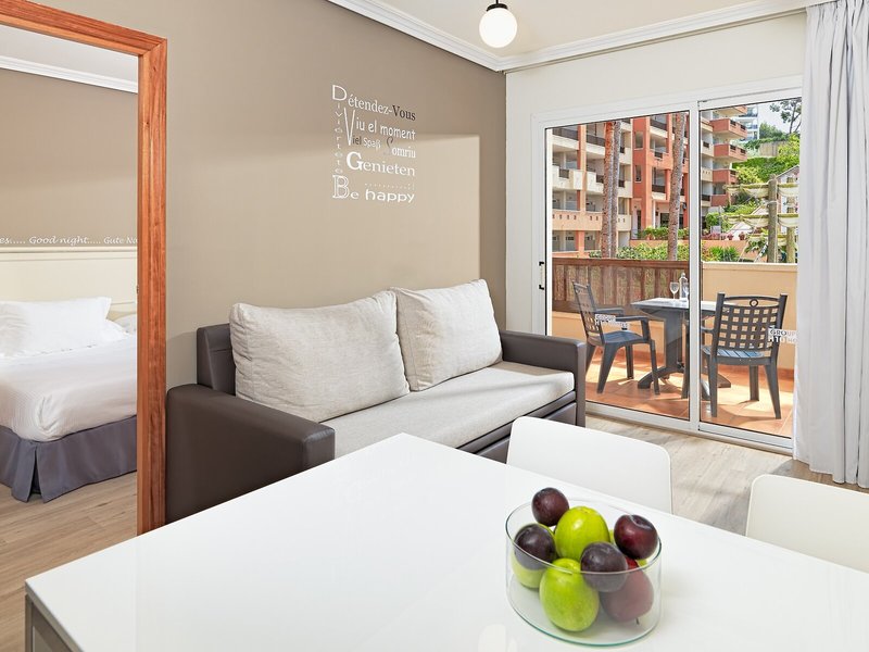 H10 Mediterranean Village 50 - Room Example