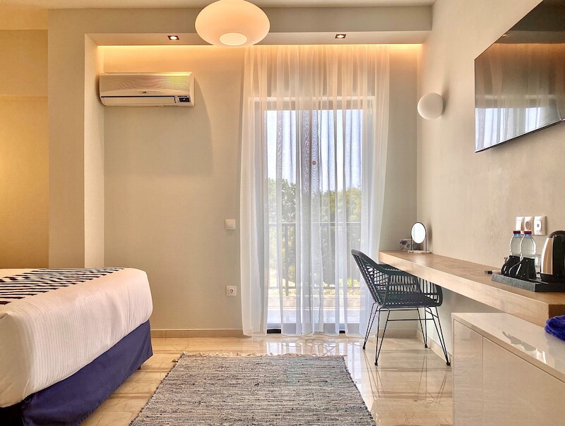 Bruskos Hotel & Suites 33
