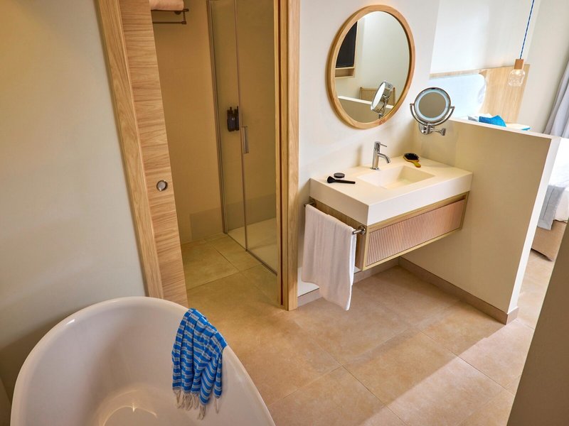 Tui Blue Victoria Menorca 43 - Room Example