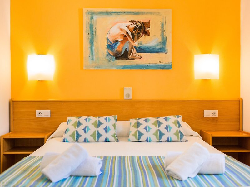 Apartamentos Vista Playa 20 - Room Example