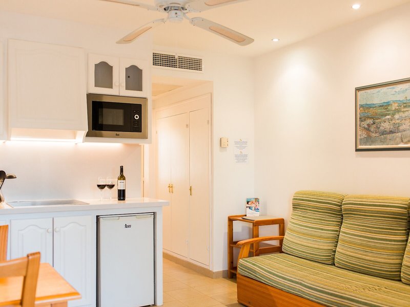 Apartamentos Vista Playa 21 - Room Example