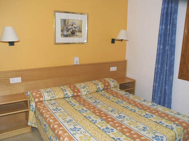 Apartamentos Vista Playa 24 - Room Example