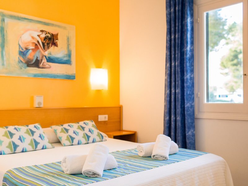 Apartamentos Vista Playa 25 - Room Example